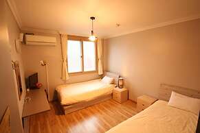 Yeha Guesthouse - Hostel