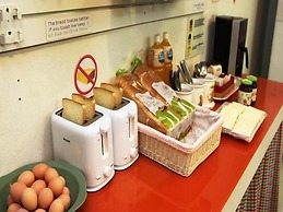 Yeha Guesthouse - Hostel