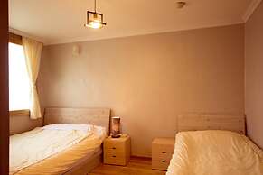 Yeha Guesthouse - Hostel