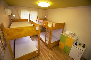 Yeha Guesthouse - Hostel