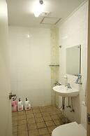 Yeha Guesthouse - Hostel