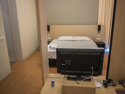 Wallace P Staycation