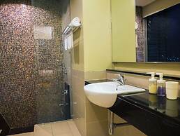 Wallace P Staycation