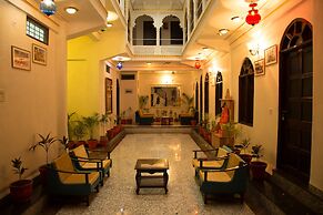 Hotel Nahargarh Palace