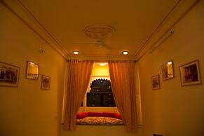 Hotel Nahargarh Palace