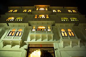 Hotel Nahargarh Palace