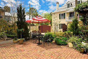 Casa De Solana Bed & Breakfast