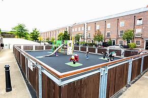 Modern 2 Bedroom Apartment