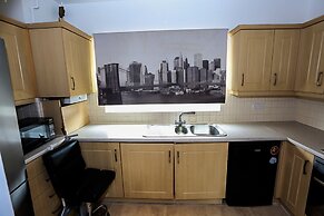 Modern 2 Bedroom Apartment