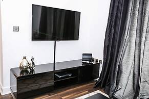 Modern 2 Bedroom Apartment