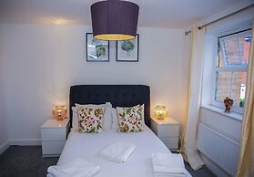 Modern 2 Bedroom Apartment