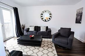 Modern 2 Bedroom Apartment