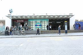 Modern 2 Bedroom Apartment