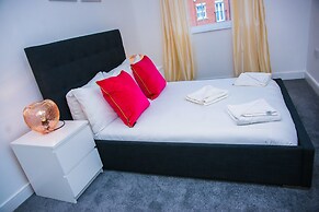 Modern 2 Bedroom Apartment