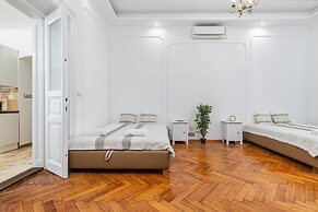 Real Apartments Andrassy