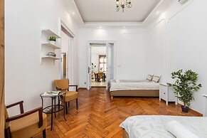 Real Apartments Andrassy