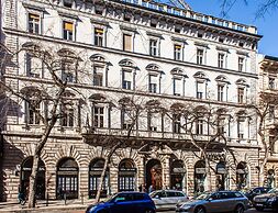 Real Apartments Andrassy