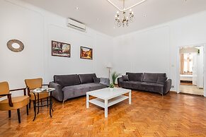 Real Apartments Andrassy