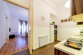 Real Apartments Lovag