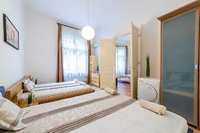 Real Apartments Lovag