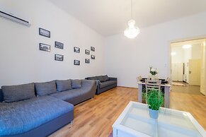 Real Apartments Lovag