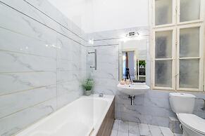 Real Apartments Lovag