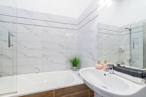 Real Apartments Lovag