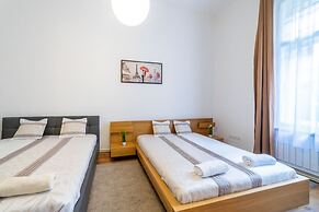 Real Apartments Lovag