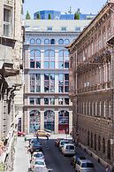 Real Apartments Lovag