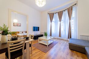 Real Apartments Lovag