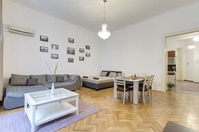 Real Apartments Lovag