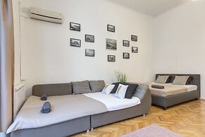 Real Apartments Lovag