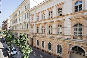 Real Apartments Vadasz