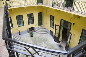 Real Apartments Vadasz