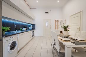 Real Apartments Vadasz