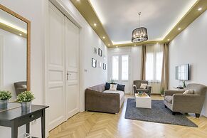 Real Apartments Zoltan