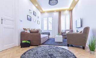 Real Apartments Zoltan