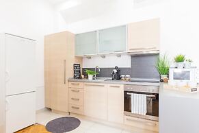 Real Apartments Zoltan