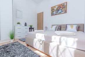 Real Apartments Zoltan