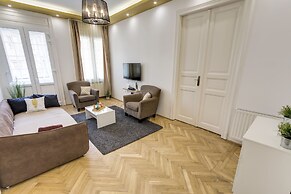 Real Apartments Zoltan