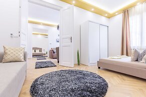 Real Apartments Zoltan