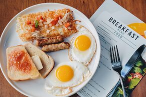 The Porter Portland, Curio Collection by Hilton