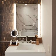 The Porter Portland, Curio Collection by Hilton