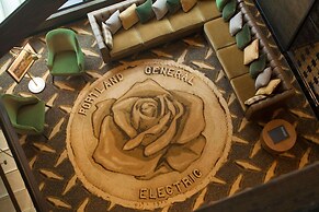 The Porter Portland, Curio Collection by Hilton