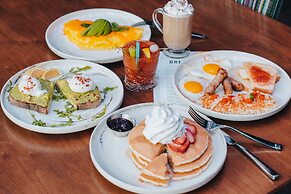 The Porter Portland, Curio Collection by Hilton