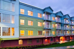 On the Columbia Vacation Apartments