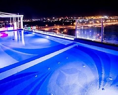 Carnelian By Glory Bower Hotel