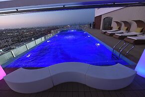 Carnelian By Glory Bower Hotel