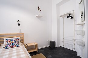 HOSTEL likeHome