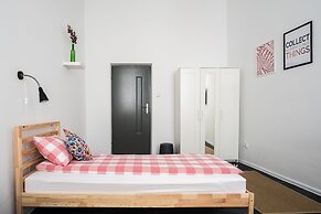 HOSTEL likeHome